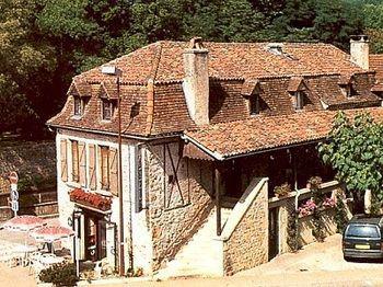Le Victor Hugo - Hotel Et Restaurant - Logis Hotels Сен-Сере Экстерьер фото